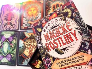 Maia Toll: Magické rostliny jako klenot mezi kartami